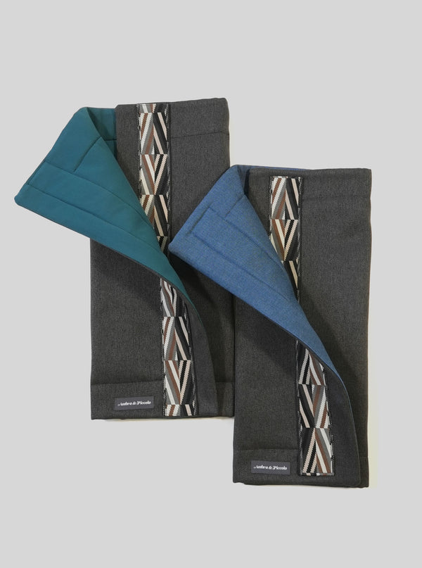 Hundedecke Schwarz & Blau aus Möbelstoff mit Grafik-Borte