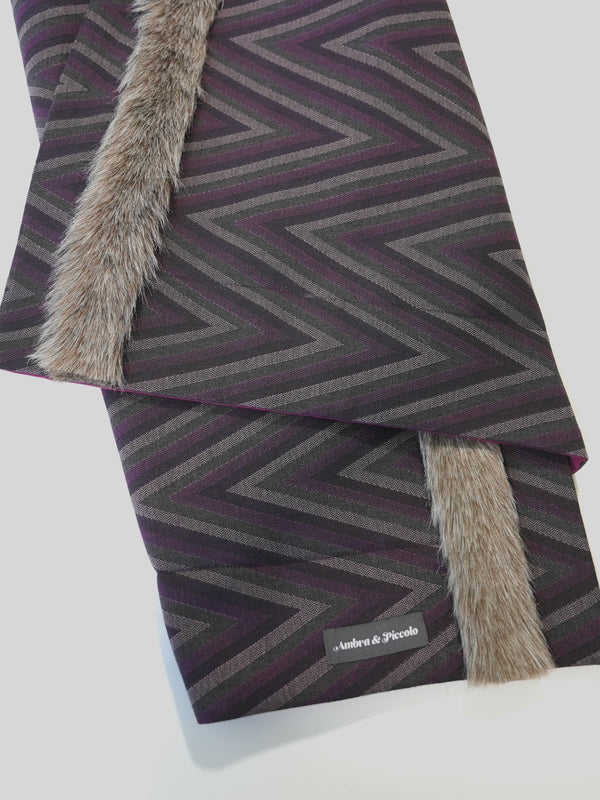 Hundedecke Violett mit Zickzack-Muster & Aubergine aus Outdoorstoff mit breiter Fake Fur-Borte