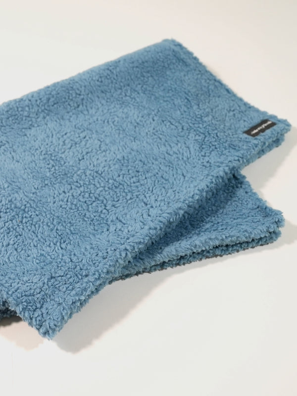 Weiche Kuscheldecke in Blau aus Teddyplüsch