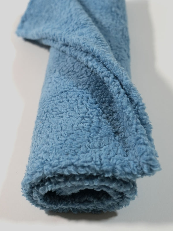 Weiche Kuscheldecke in Blau aus Teddyplüsch