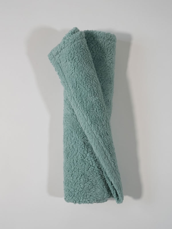 Weiche Kuscheldecke in Mint aus Teddyplüsch