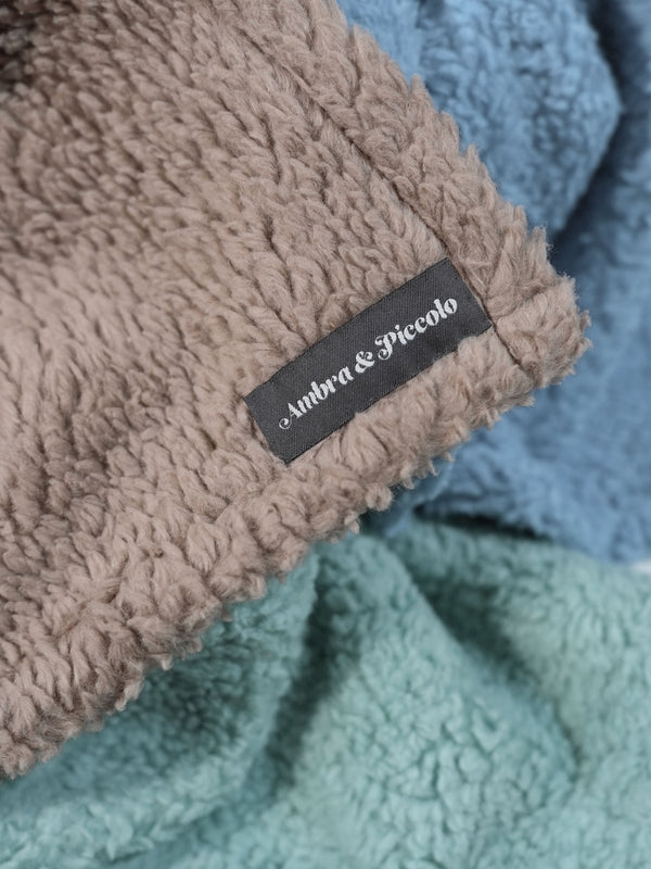 Weiche Kuscheldecke in Mint aus Teddyplüsch