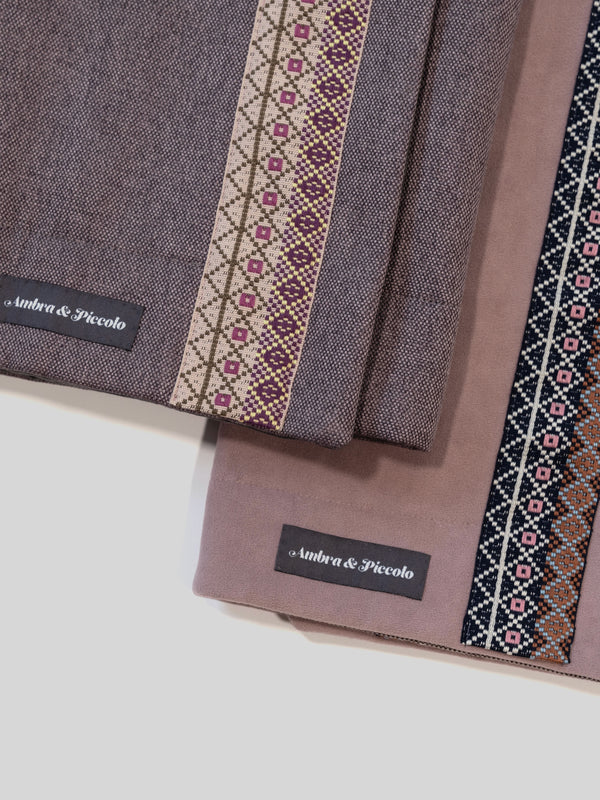 Hundedecke Altrosa & Taupe aus Möbelstoff mit Ethno-Borte