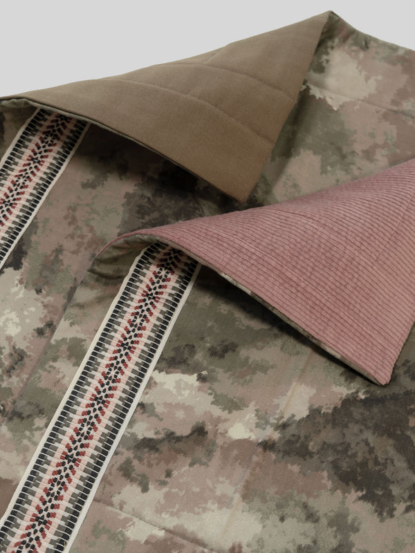 Hundedecke mit Camouflage-Muster aus Baumwolle mit Ethno-Borte